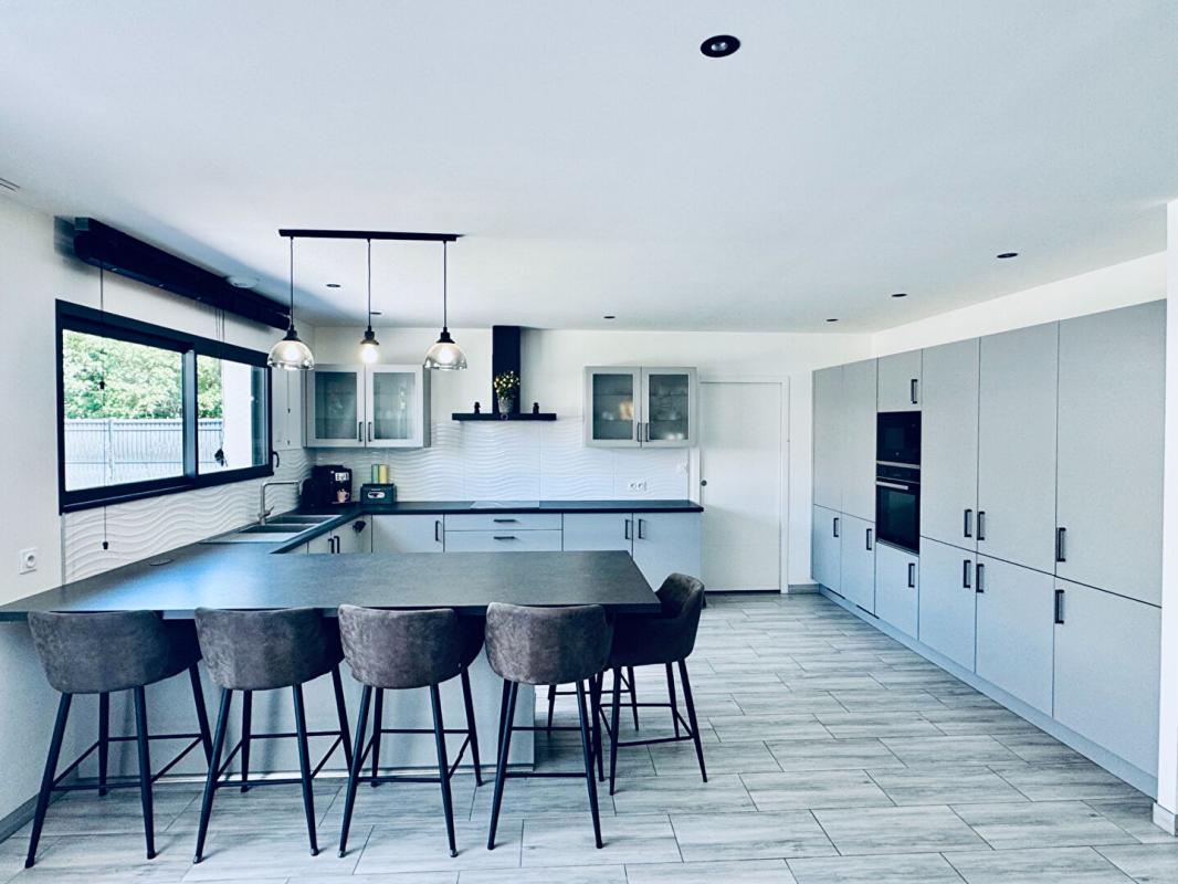 NUAILLE EXCLUSIVITÉ Magnifique maison contemporaine de plain-pied à Nuaillé 6