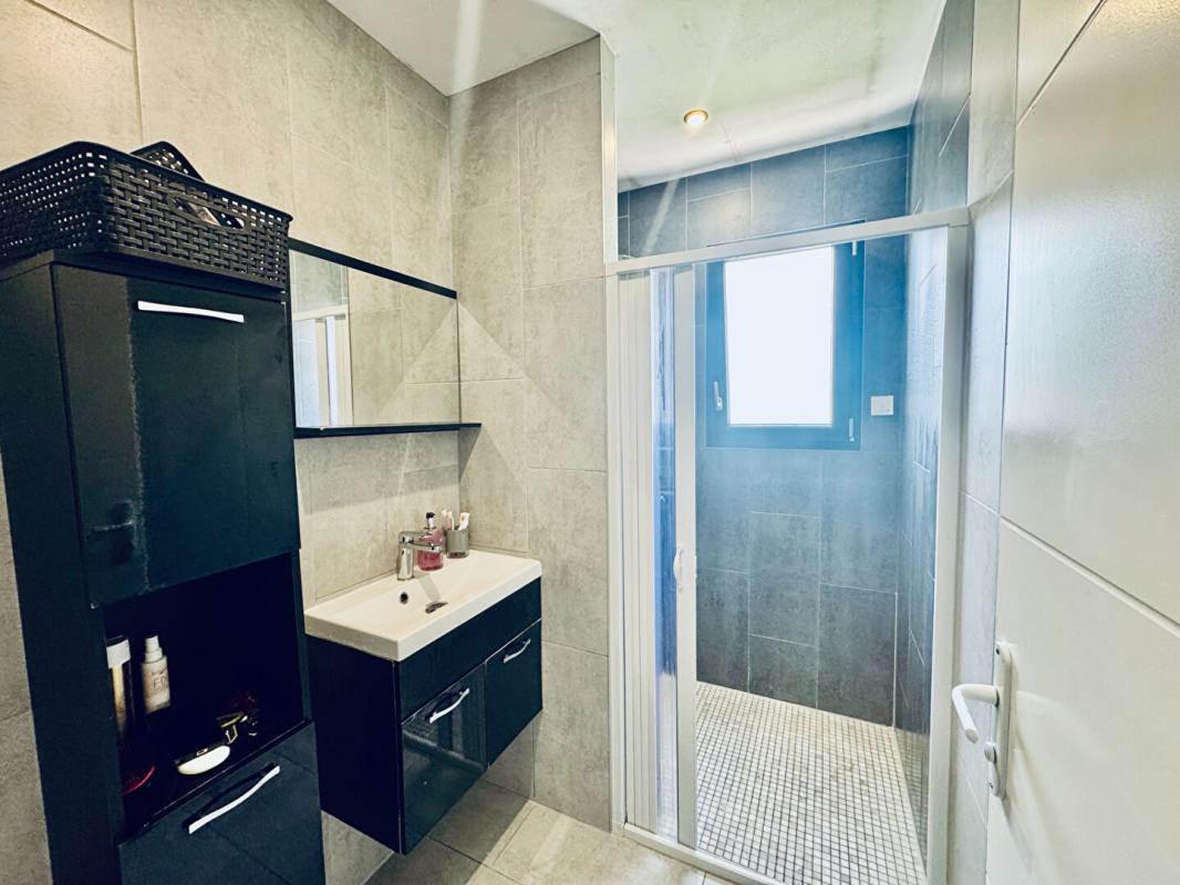 NUAILLE EXCLUSIVITÉ Magnifique maison contemporaine de plain-pied à Nuaillé 8