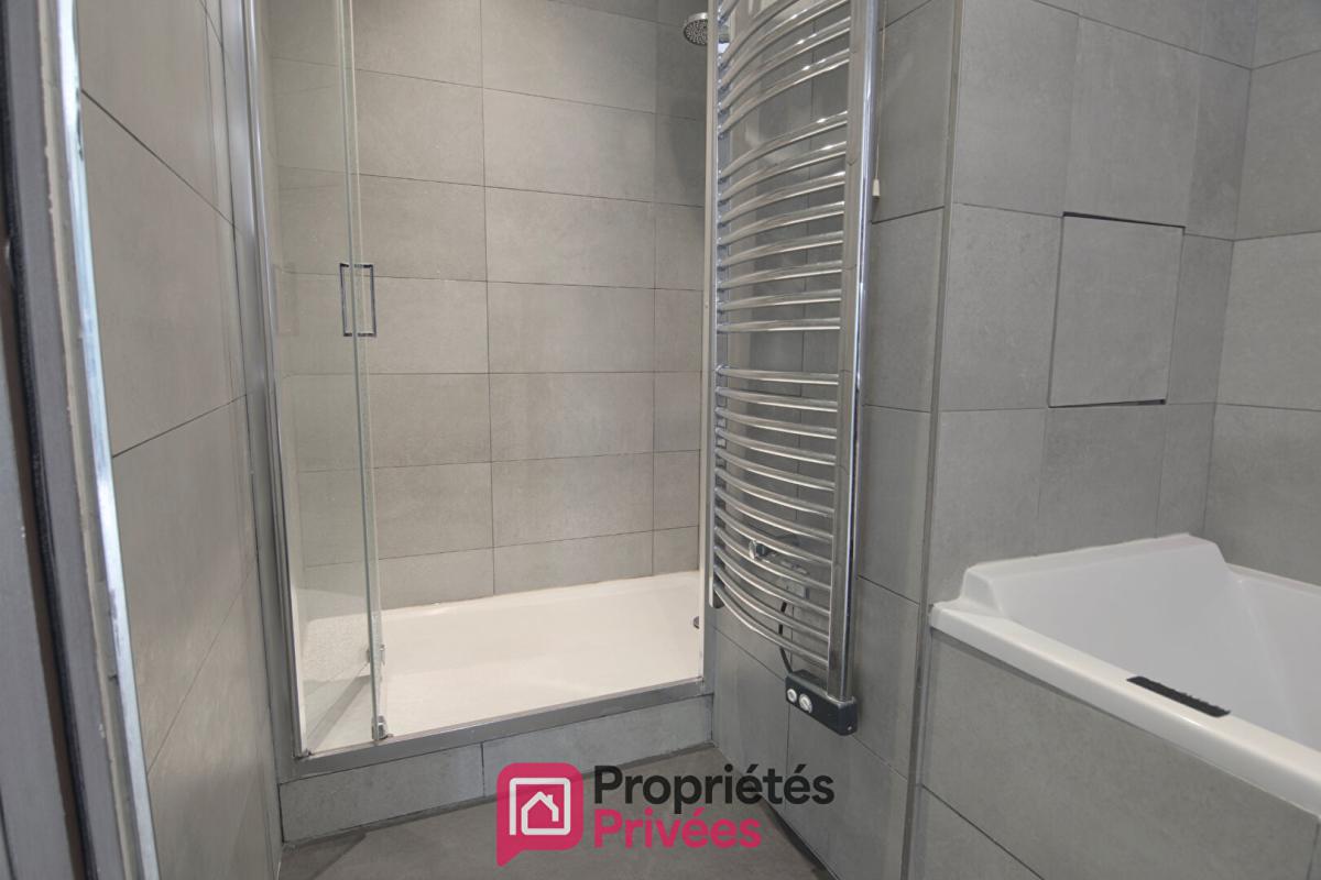 BOULOGNE-BILLANCOURT Appartement Boulogne Billancourt traversant 3 pièce(s) 81,02 m2 avec terrasse de 10 m2 12