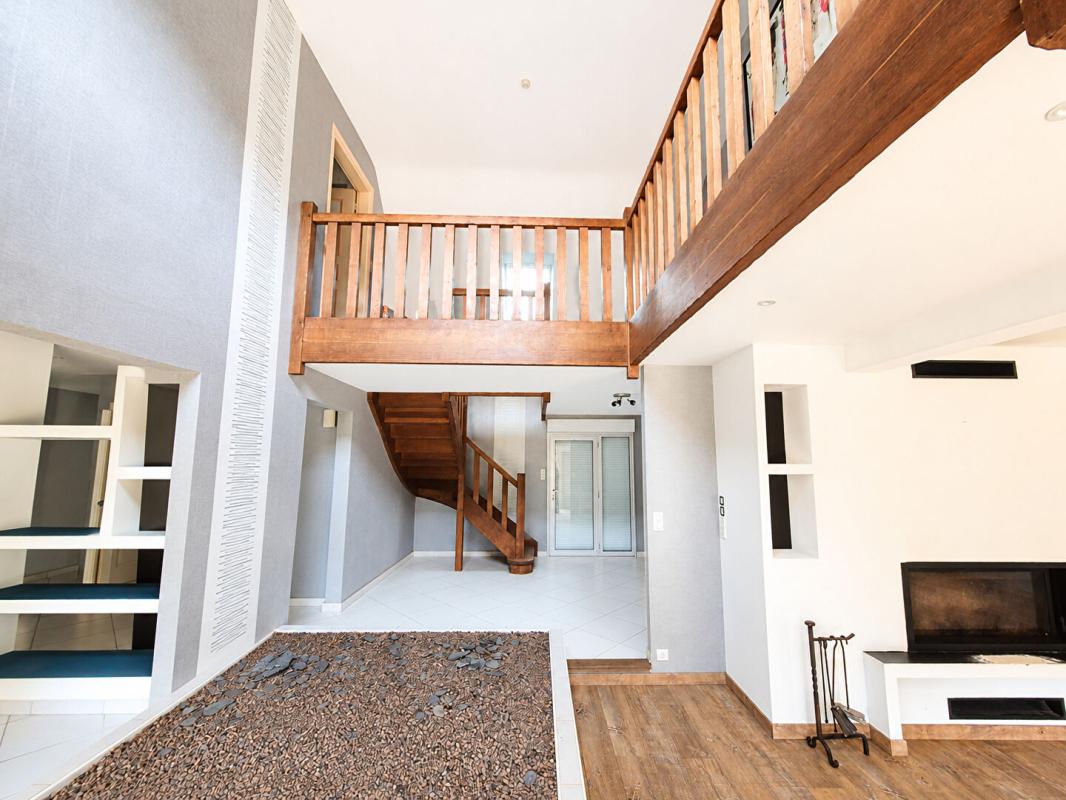 PLEYBEN Magnifique propriété de 218 m² sur parc arboré de 3 748 m² avec hangar de 256 m² 11