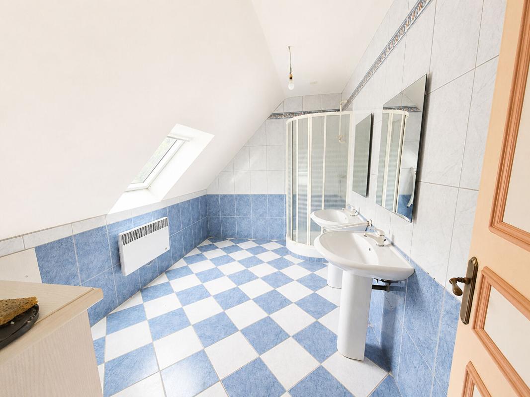 PLEYBEN Magnifique propriété de 218 m² sur parc arboré de 3 748 m² avec hangar de 256 m² 14