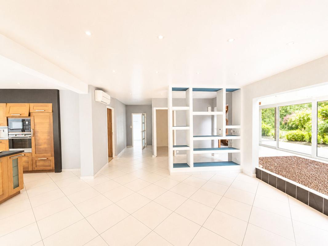 PLEYBEN Magnifique propriété de 218 m² sur parc arboré de 3 748 m² avec hangar de 256 m² 7