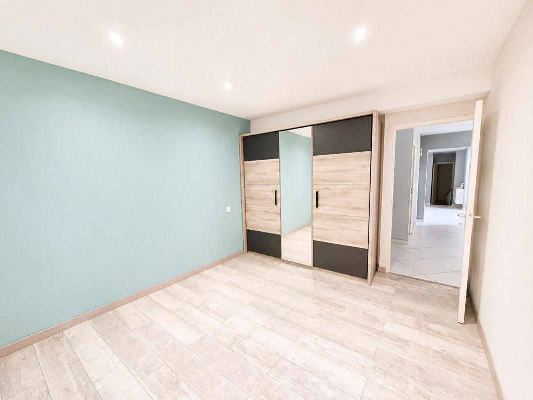 PLEYBEN Magnifique propriété de 218 m² sur parc arboré de 3 748 m² avec hangar de 256 m² 8