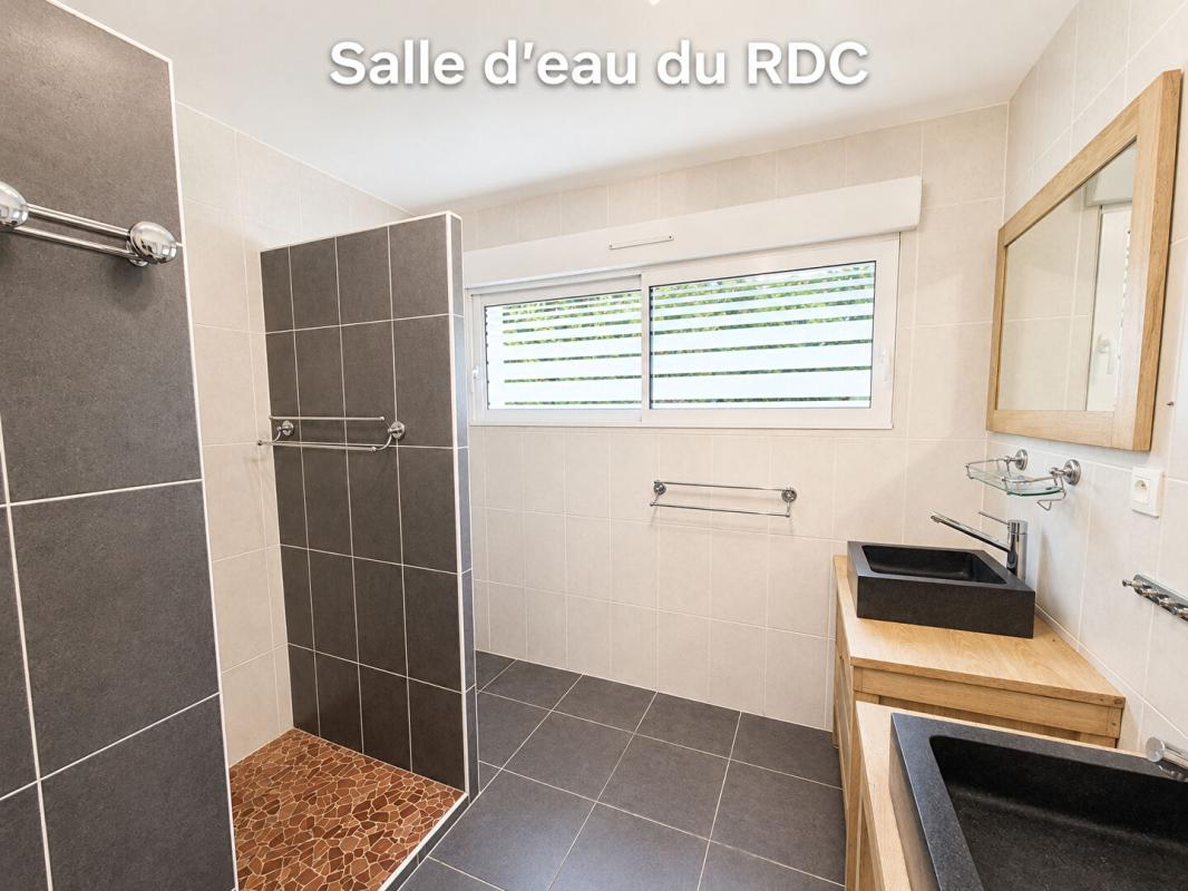 PLEYBEN Magnifique propriété de 218 m² sur parc arboré de 3 748 m² avec hangar de 256 m² 9