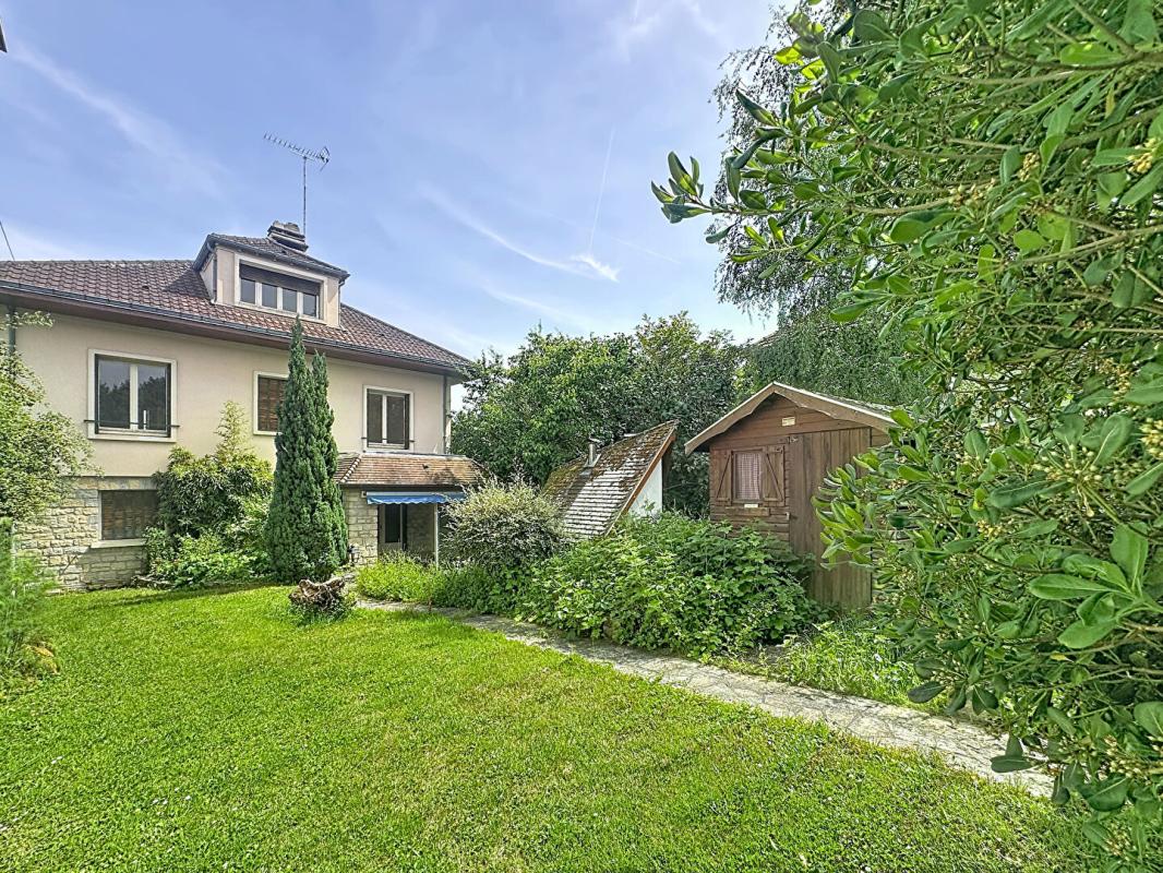 IGNY RARE SUR LE SECTEUR : 215 m2 à réinventer, idéal famille ou investissement 2