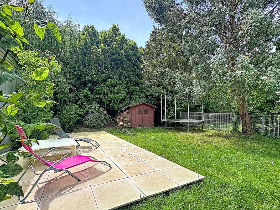IGNY Igny Place de la Ferme  Maison rénovée 208 m²  6 chambres  Espace réception 70 m2  Jardin sans vis-à-vis  DPE C 9