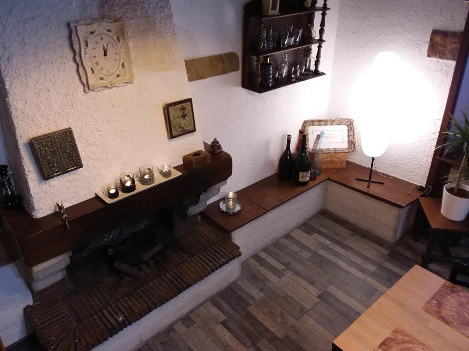 BESANCON Secteur Besançon - Fonds de commerce + murs + appartement - Bar Restaurant licence IV 6