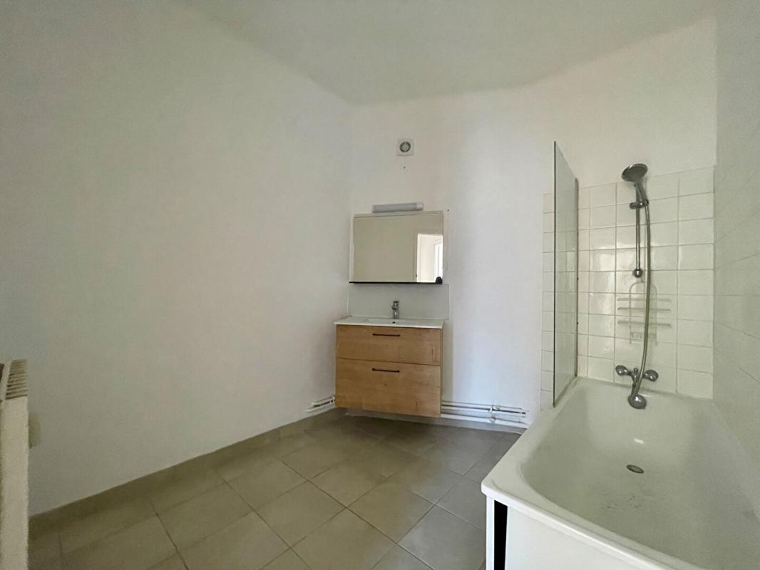 QUIMPER Appartement T3 lumineux et spacieux de presque 90 m2 - Centre-Ville Quimper 6