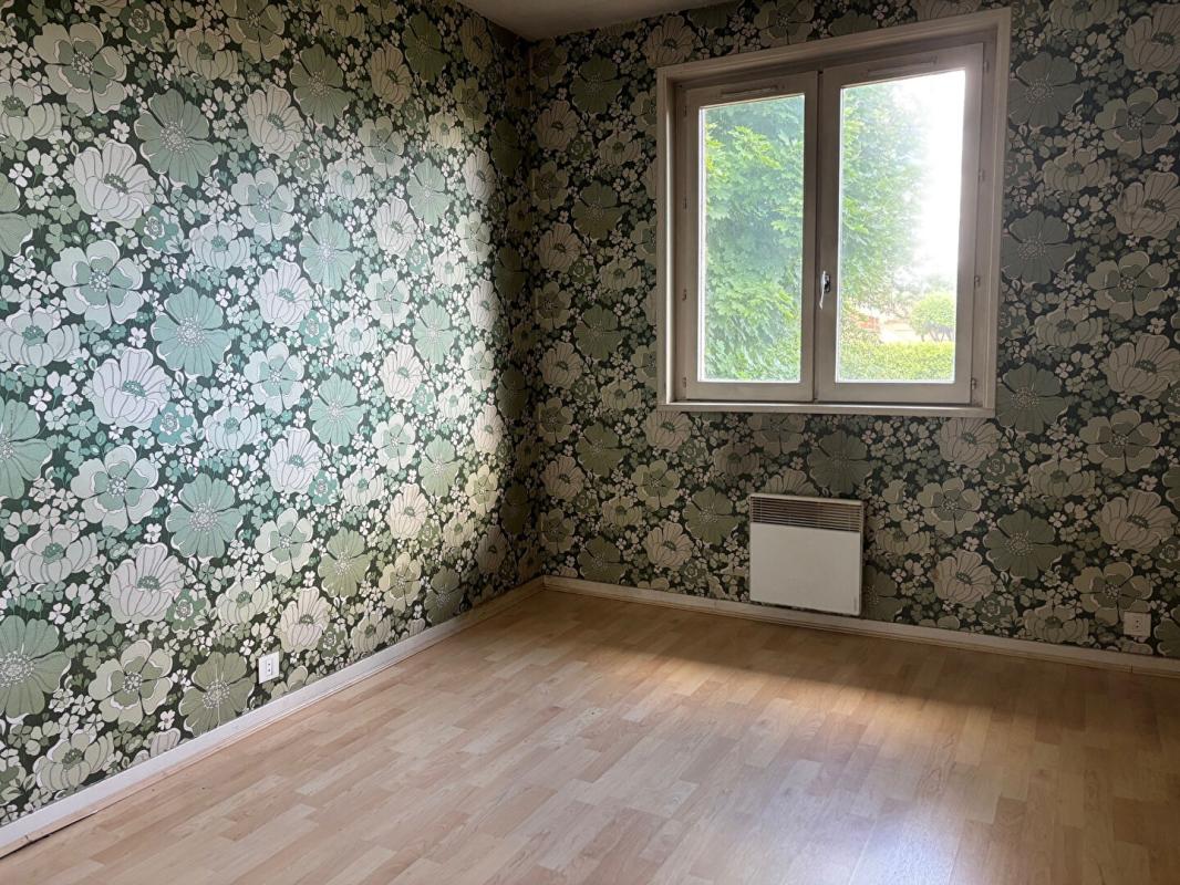 MONTMERLE-SUR-SAONE Au calme, Maison à rénover sur la commune Montmerle Sur Saône 6 pièce(s) 127 m2 5