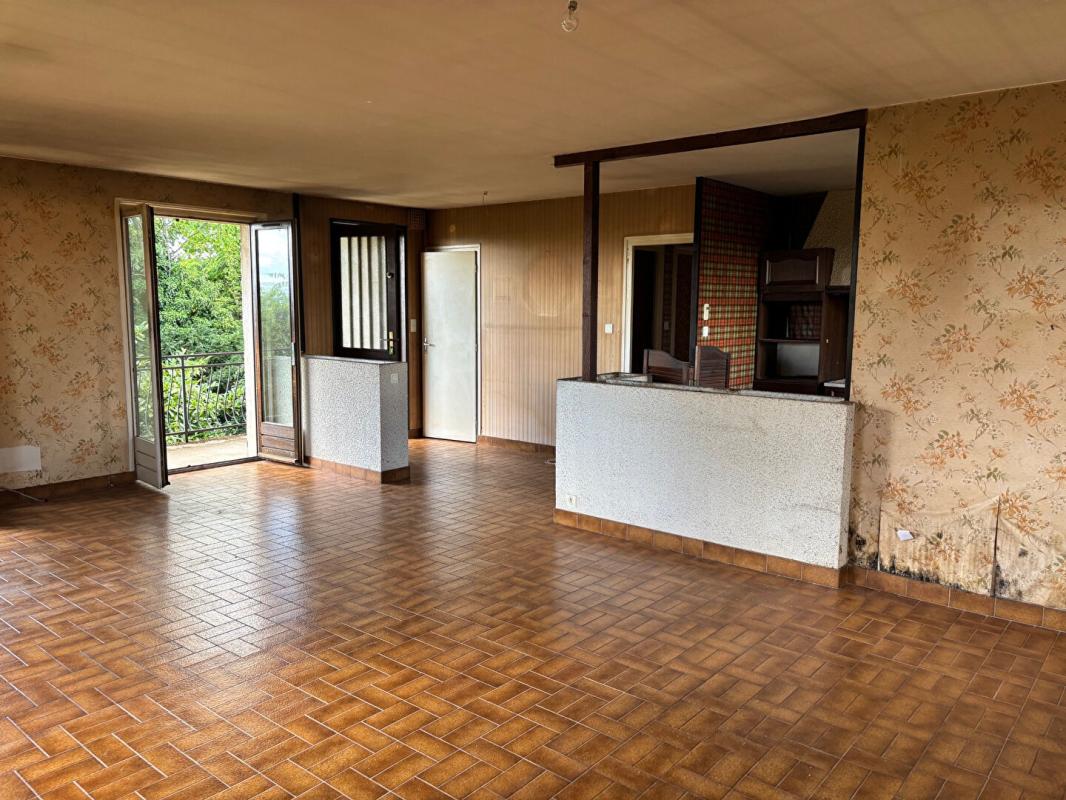 MONTMERLE-SUR-SAONE Au calme, Maison à rénover sur la commune Montmerle Sur Saône 6 pièce(s) 127 m2 7