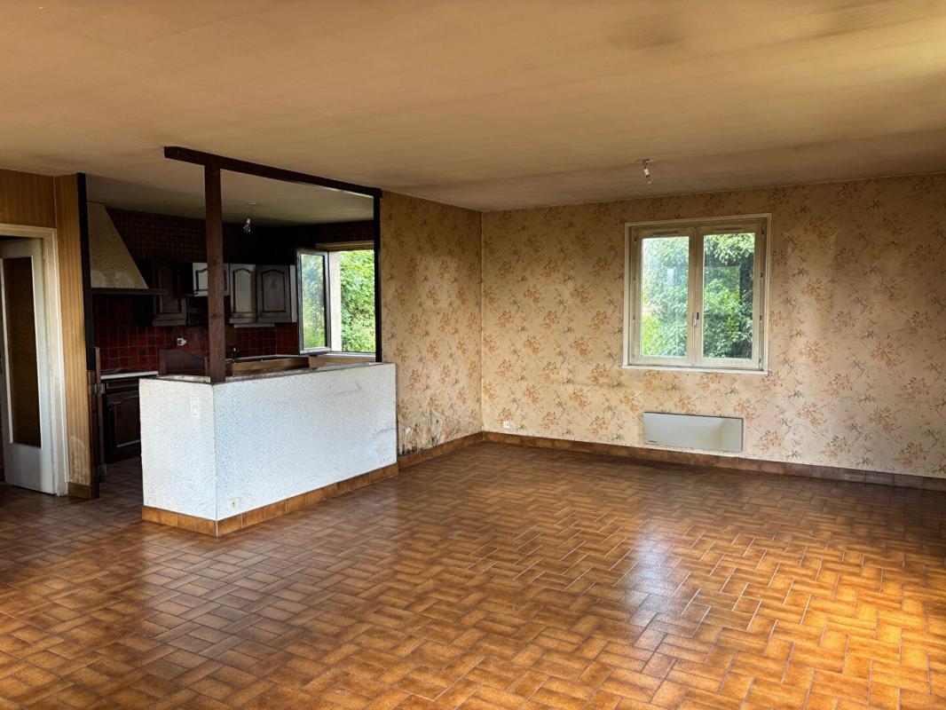 MONTMERLE-SUR-SAONE Au calme, Maison à rénover sur la commune Montmerle Sur Saône 6 pièce(s) 127 m2 8