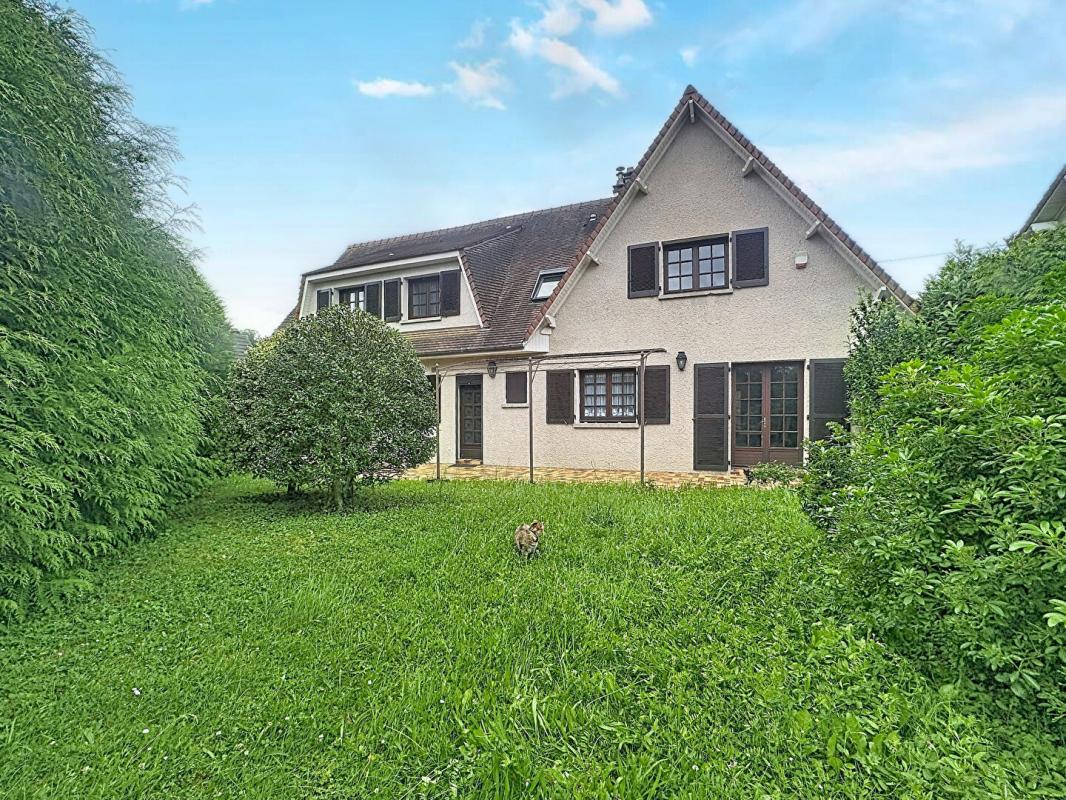 IGNY Une maison de famille pleine d'âme et de caractère à Gommonvilliers 16