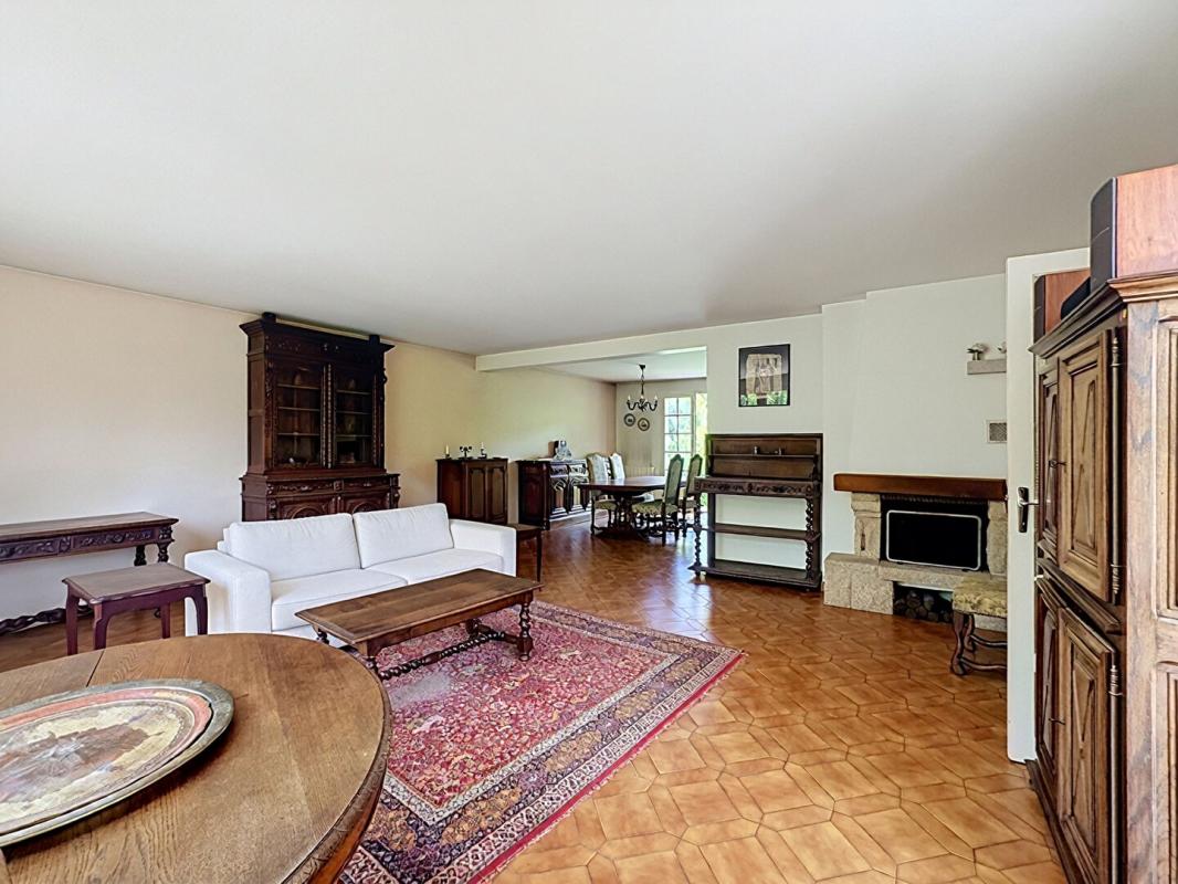 IGNY Une maison de famille pleine d'âme et de caractère à Gommonvilliers 6