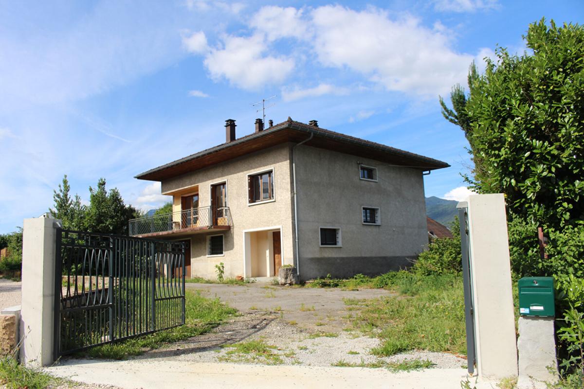CHALLES-LES-EAUX Maison Challes Les Eaux 5 pièces 110 m2 1