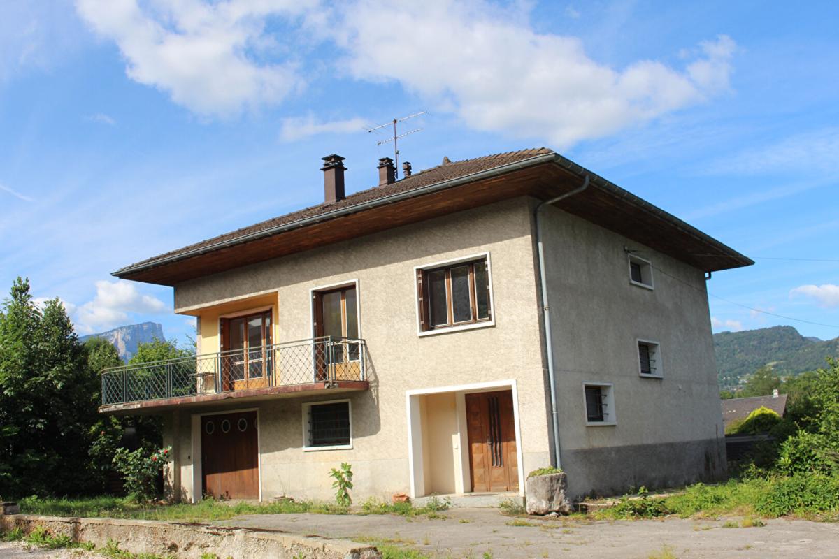 CHALLES-LES-EAUX Maison Challes Les Eaux 5 pièces 110 m2 2