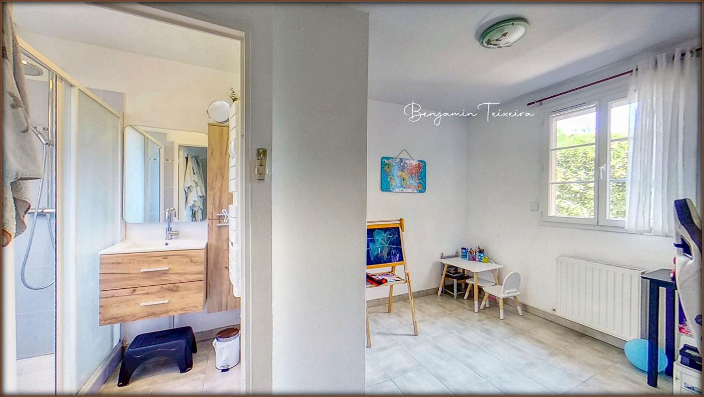 ROQUEBRUNE-SUR-ARGENS Maison Roquebrune Sur Argens 6 pièce(s) 96 m2 - 4 chambres dont 1 de plain-pied + Parking privé 11