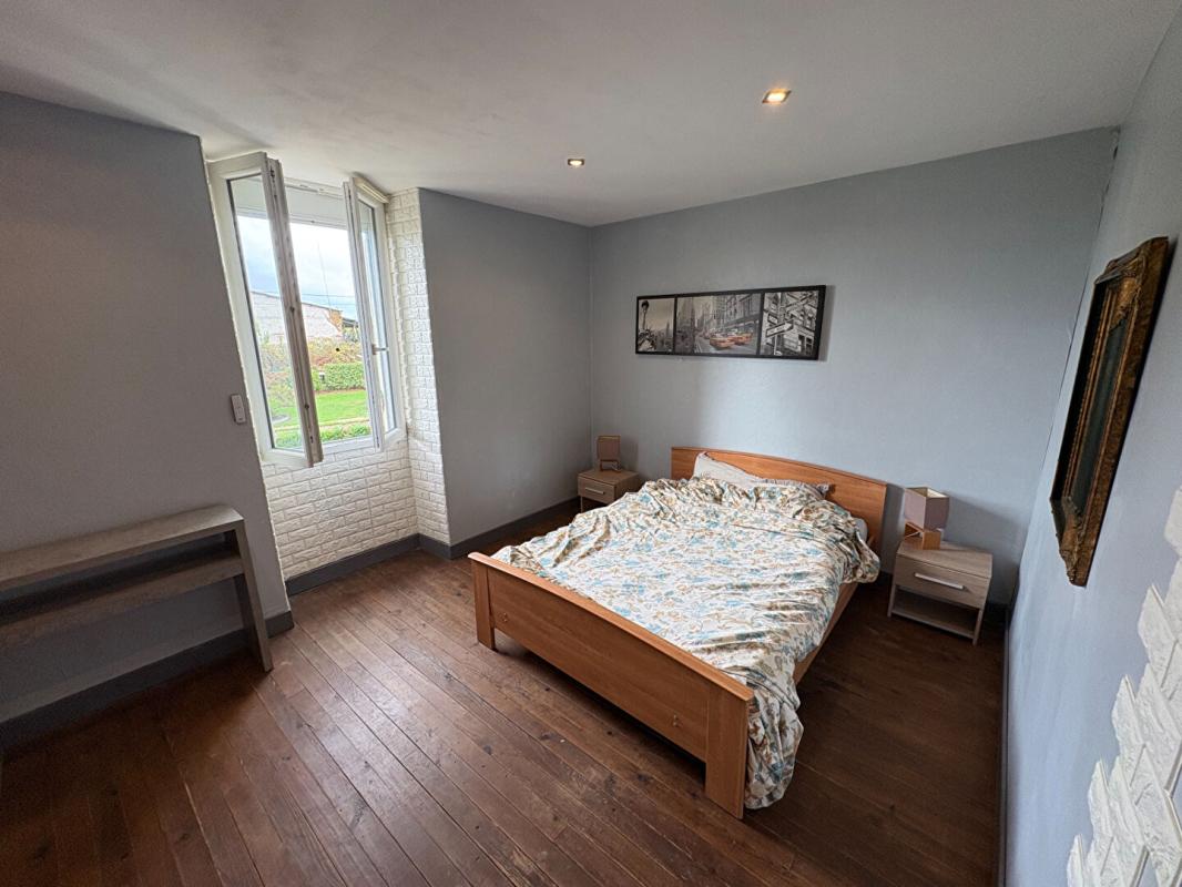 HURE Confort et modernité à Hure, secteur de La Réole / 4 chambres 138 m2, dépendance 5