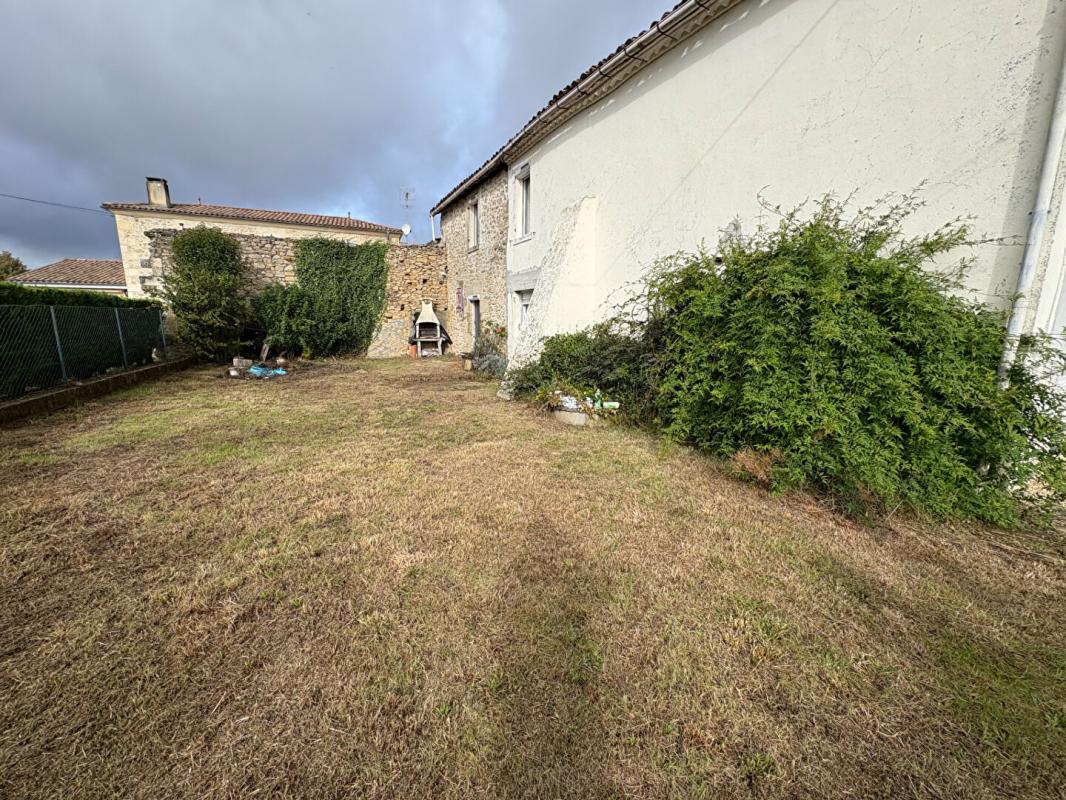 HURE Confort et modernité à Hure, secteur de La Réole / 4 chambres 138 m2, dépendance 8