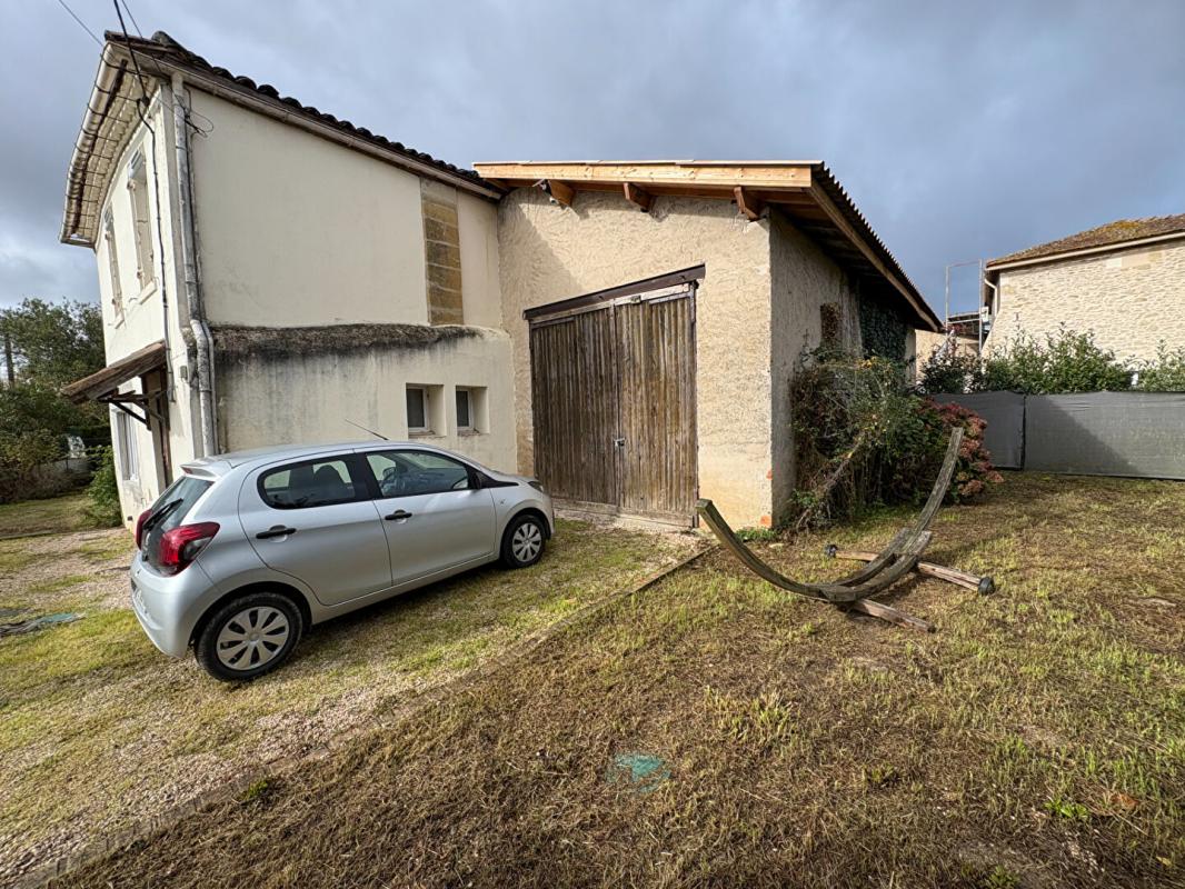 HURE Confort et modernité à Hure, secteur de La Réole / 4 chambres 138 m2, dépendance 9