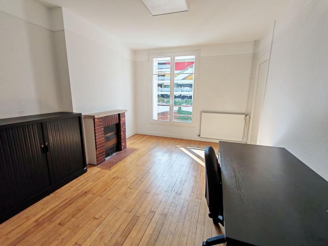 POITIERS POITIERS - IMMEUBLE DE BUREAUX 302 m2 12