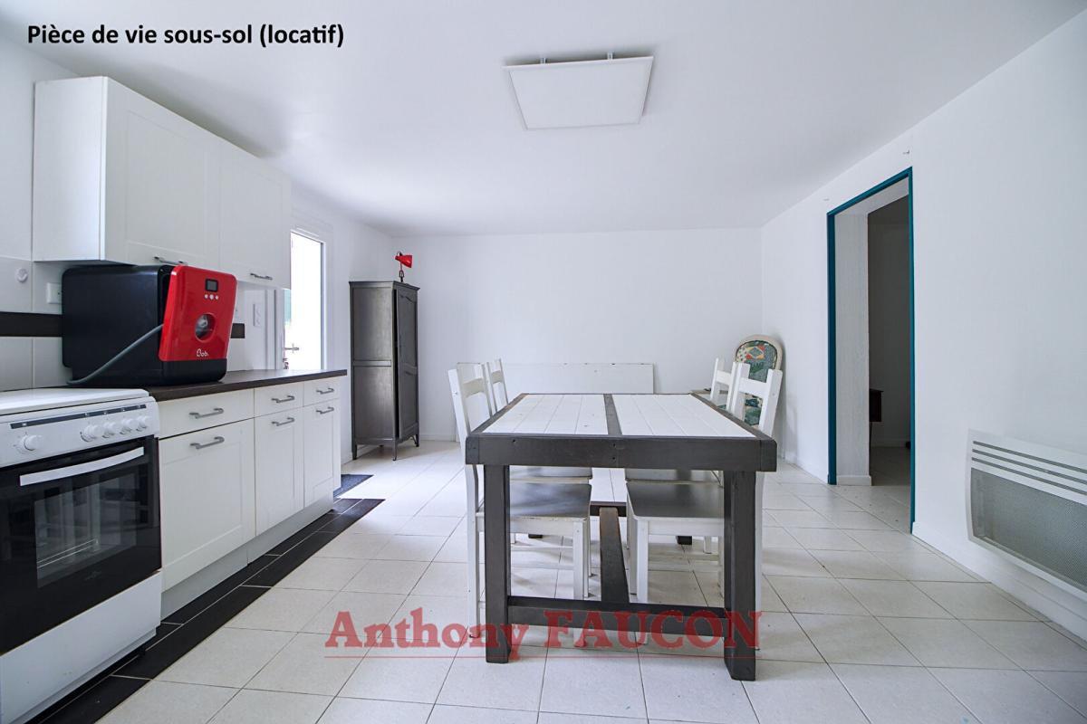 LA ROCHE-SUR-YON Maison La Roche Sur Yon 6 pièce(s) 124 m2 11