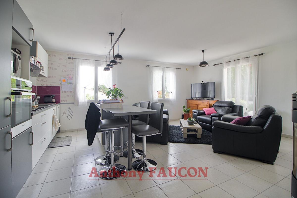 LA ROCHE-SUR-YON Maison La Roche Sur Yon 6 pièce(s) 124 m2 3