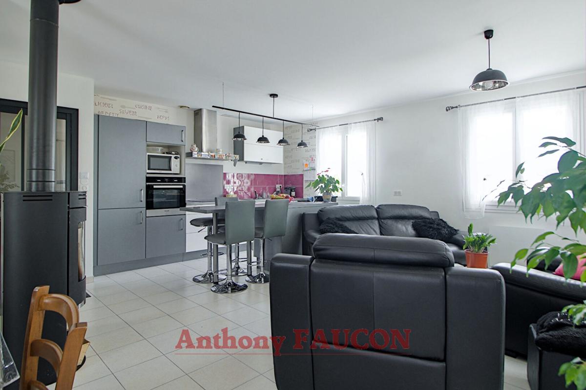 LA ROCHE-SUR-YON Maison La Roche Sur Yon 6 pièce(s) 124 m2 4