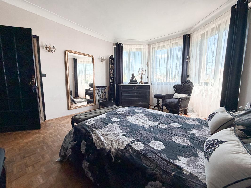 NANTES Nantes Ouest - Maison familiale 5 chambres, piscine chauffée et garage 12