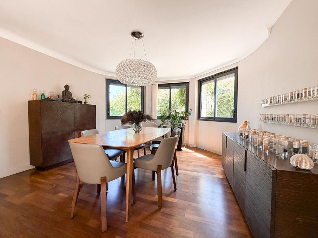 NANTES Nantes Ouest - Maison familiale 5 chambres, piscine chauffée et garage 5