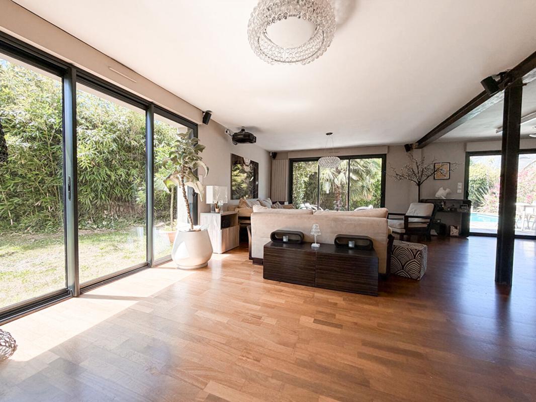 NANTES Nantes Ouest - Maison familiale 5 chambres, piscine chauffée et garage 6