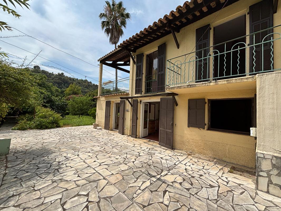 CAGNES-SUR-MER Propriété à rénover Cagnes sur Mer 190 m² 5