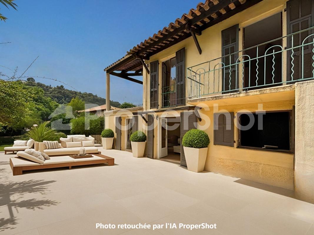 CAGNES-SUR-MER Propriété à rénover Cagnes sur Mer 190 m² 6