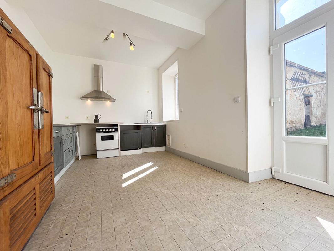 ECUEILLE Maison Ecueille 7 pièce(s) 250 m2 7