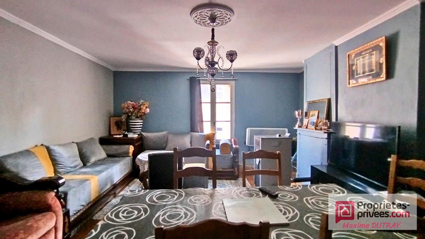 CHATEAU-RENAULT Ensemble de 2 appartements + grenier 1