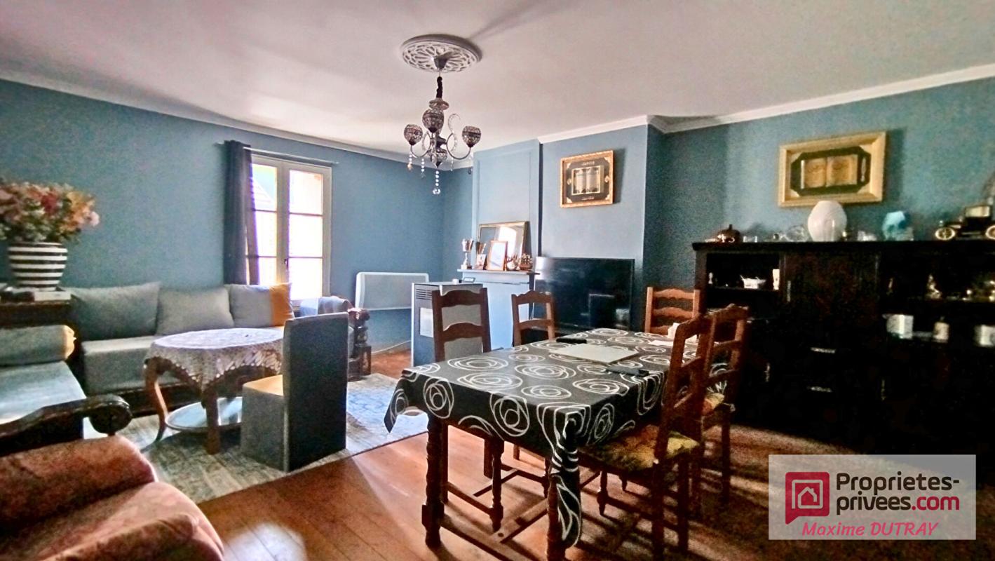 CHATEAU-RENAULT Ensemble de 2 appartements + grenier 2