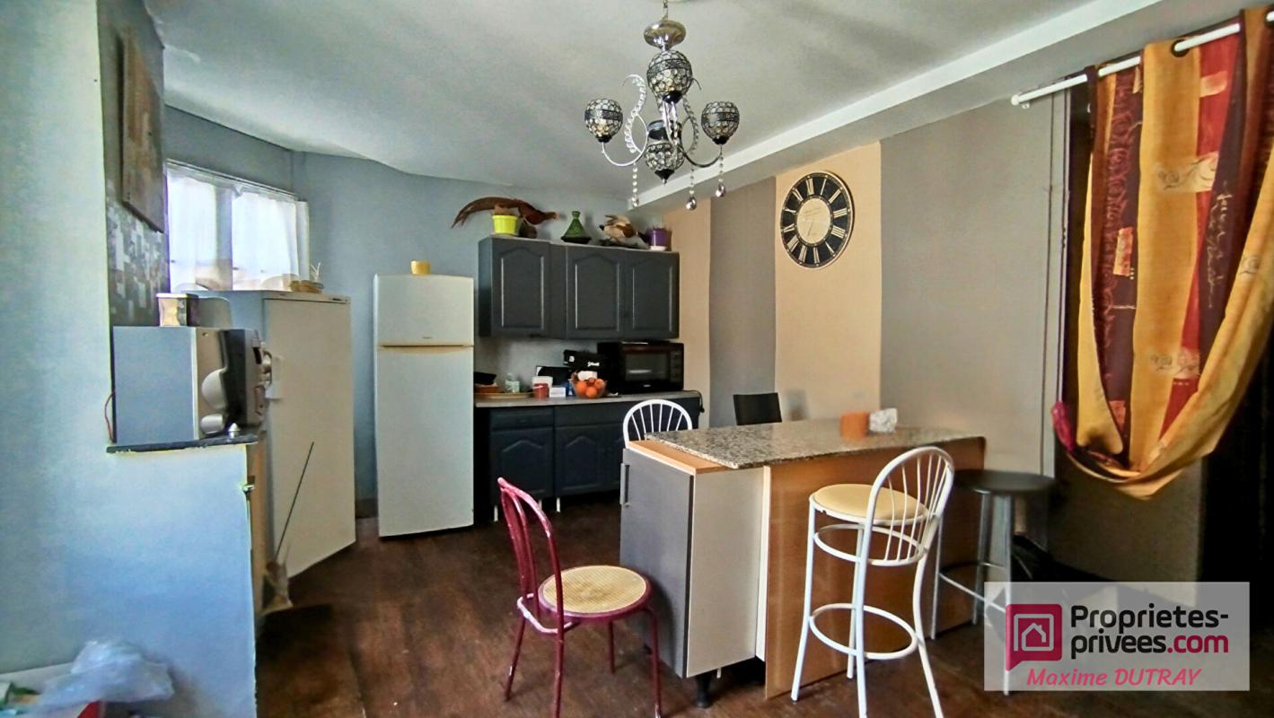CHATEAU-RENAULT Ensemble de 2 appartements + grenier 6