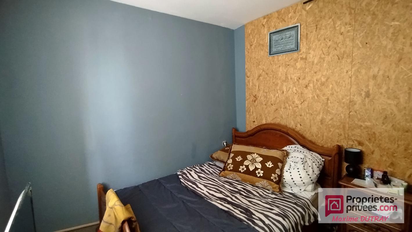 CHATEAU-RENAULT Ensemble de 2 appartements + grenier 9