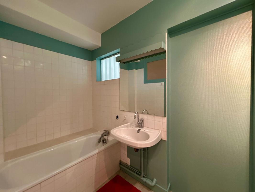 PERIGUEUX A vendre, appartement de type 3 dans un secteur recherché de Périgueux 24000 avec balcon, garage et cave 6