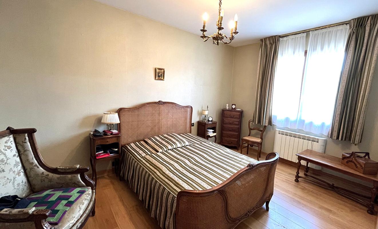 ARINTHOD Superbe villa de 189 m² , sur terrain clos et arboré de 2 036 m² 10