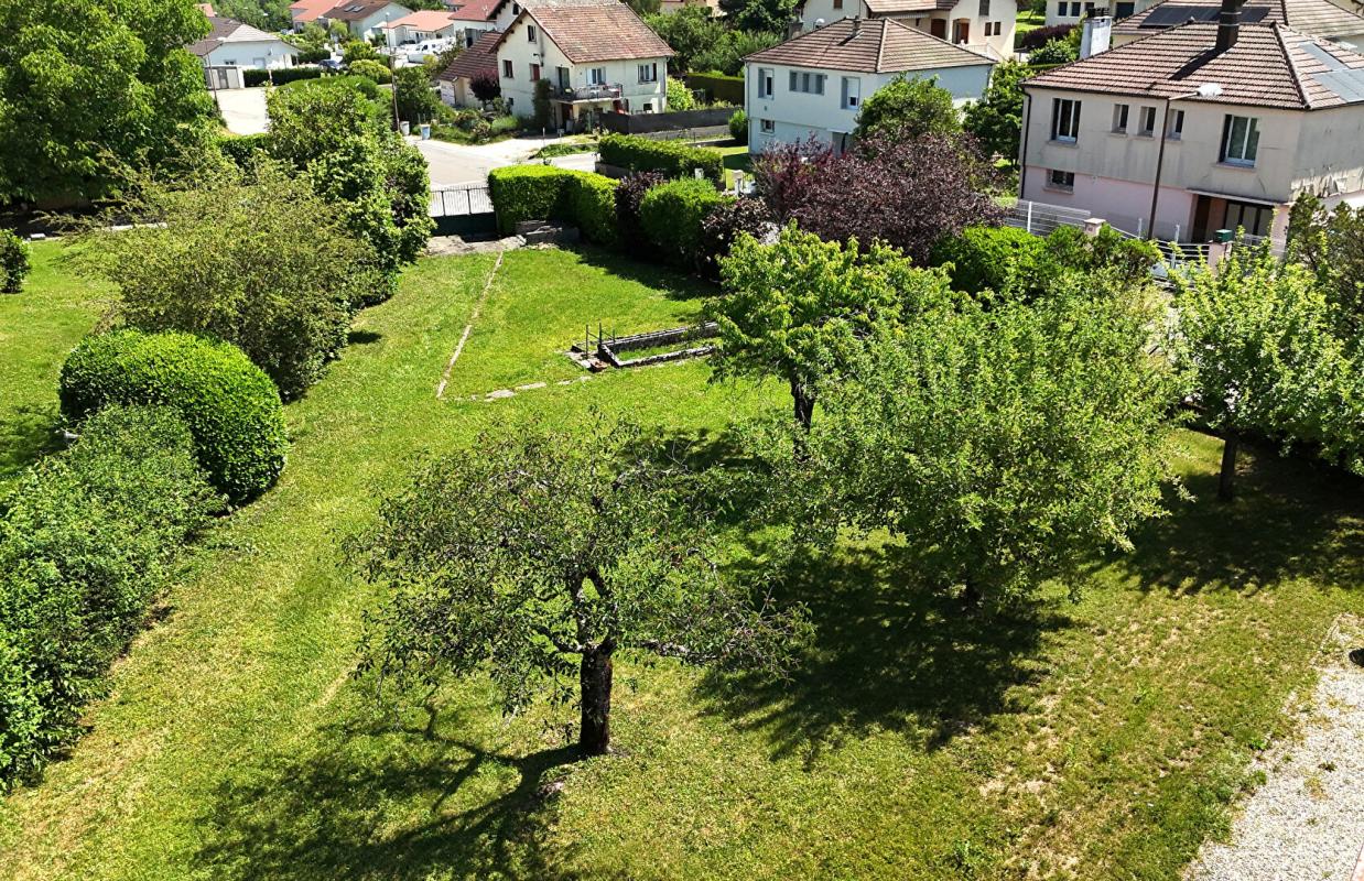 ARINTHOD Superbe villa de 189 m² , sur terrain clos et arboré de 2 036 m² 7
