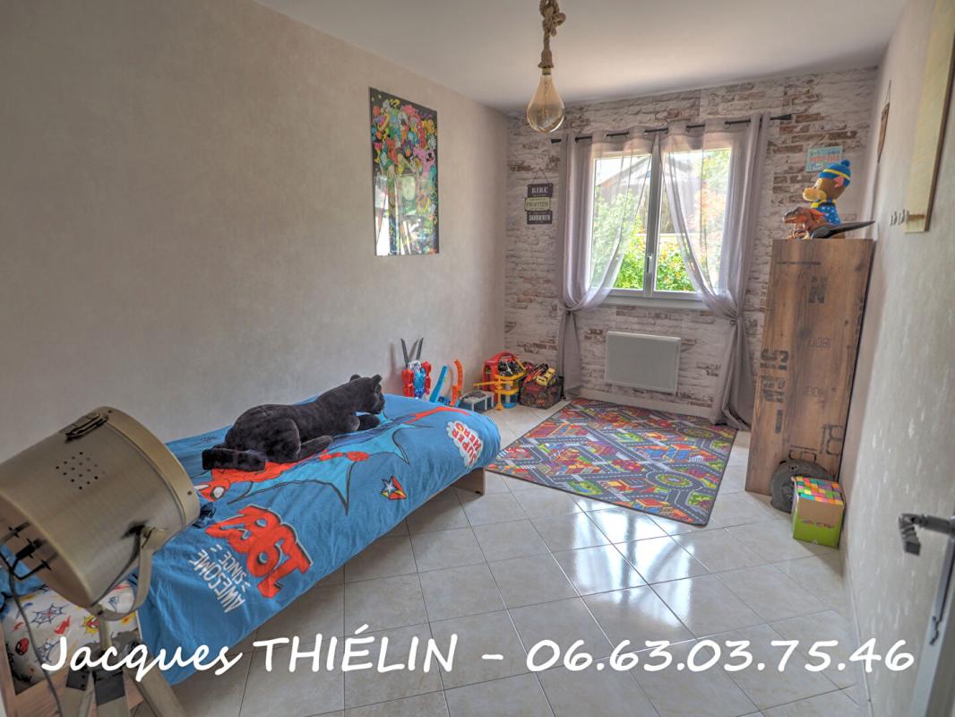 LONGUE-JUMELLES Maison familiale 5 chambres, prestations de qualité, état exceptionnel 9