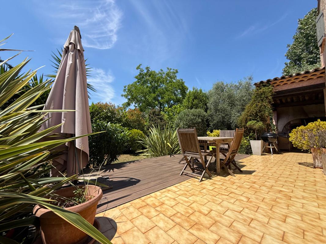 VENCE VILLA PROVENCALE RENOVÉE AVEC PISCINE, TERRASSES ET JARDIN 15