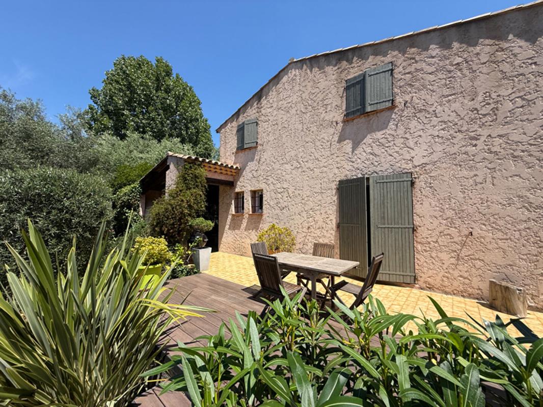 VENCE VILLA PROVENCALE RENOVÉE AVEC PISCINE, TERRASSES ET JARDIN 16
