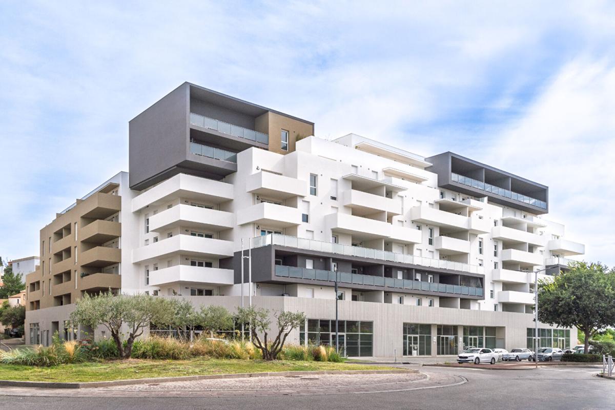 BEZIERS L'esprit Loft au Polygone : T3 traversant et son patio géant de 48 m² 1