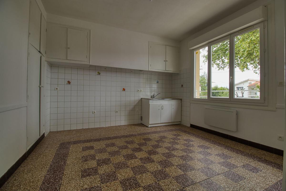 CASTRES Immeuble de rapport rénové - 3 appartements - Secteur Albinque 9
