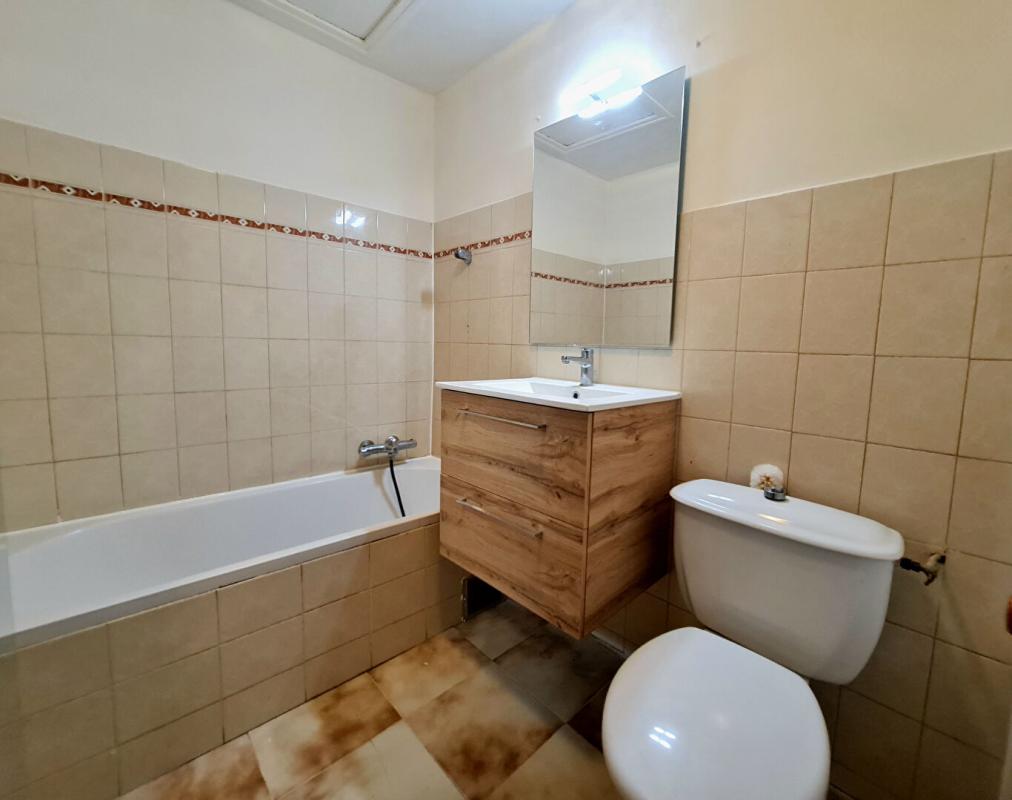 ALES Maison T4 de 108 m² avec cour privative en Centre-ville d'Alès 9