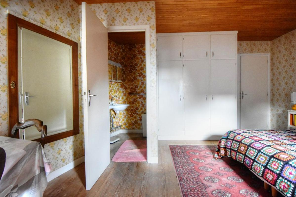TREGUIER Immeuble d'habitation et commerce de 177 m2 en centre ville 12