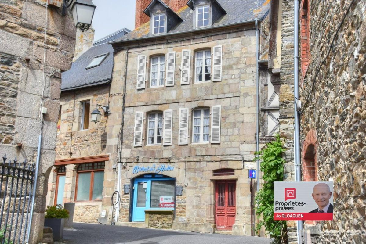 TREGUIER Immeuble d'habitation et commerce de 177 m2 en centre ville 2