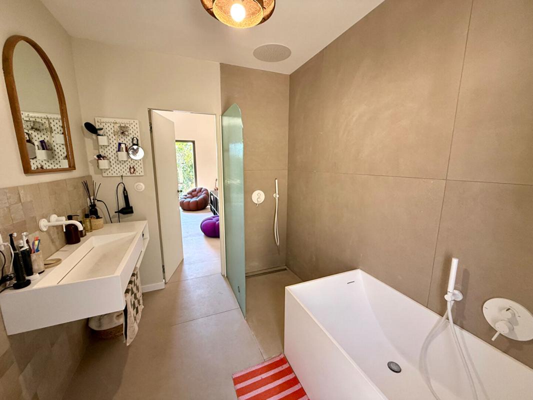 SAINT-MITRE-LES-REMPARTS Villa provençale d'exception 137m² 12