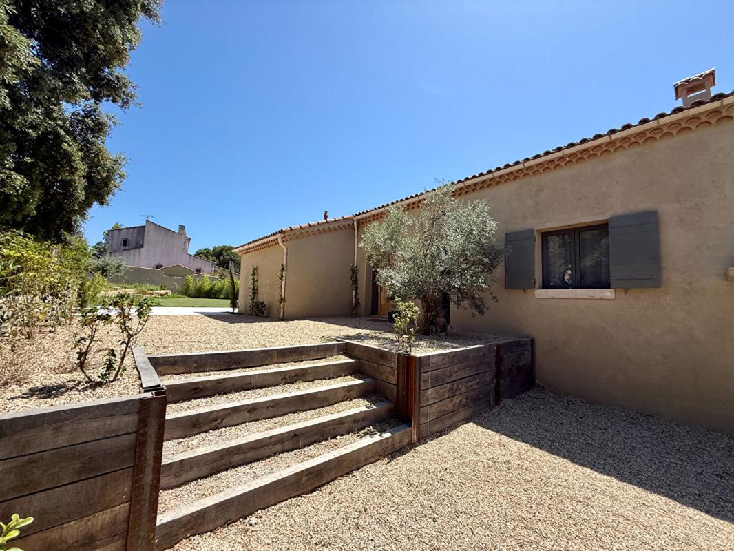 SAINT-MITRE-LES-REMPARTS Villa provençale d'exception 137m² 18
